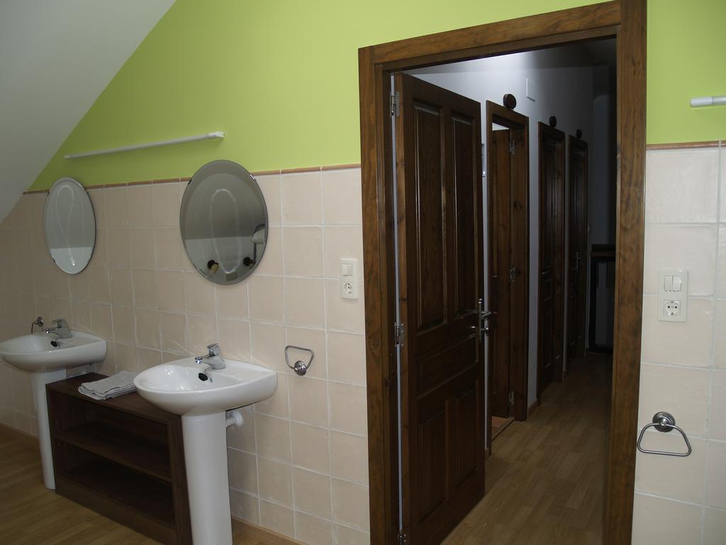Albergue De Yebra Yebra de Basa Rom bilde