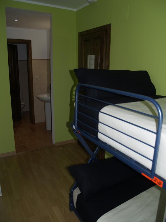 Albergue De Yebra Yebra de Basa Rom bilde
