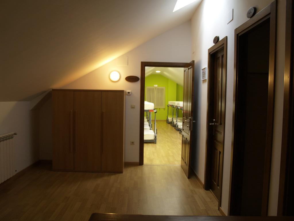 Albergue De Yebra Yebra de Basa Rom bilde