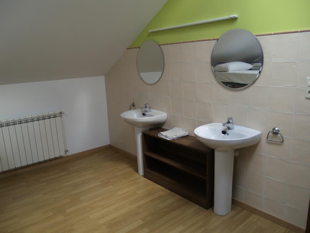 Albergue De Yebra Yebra de Basa Rom bilde