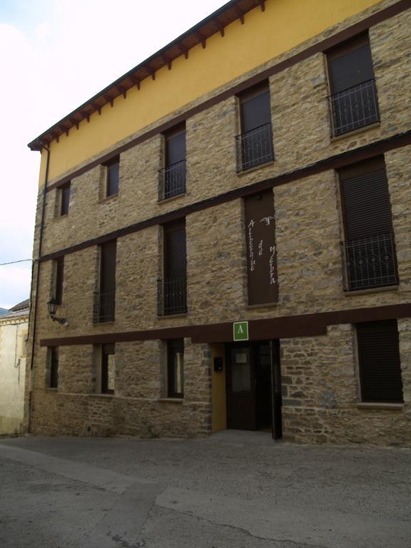 Albergue De Yebra Yebra de Basa Eksteriør bilde